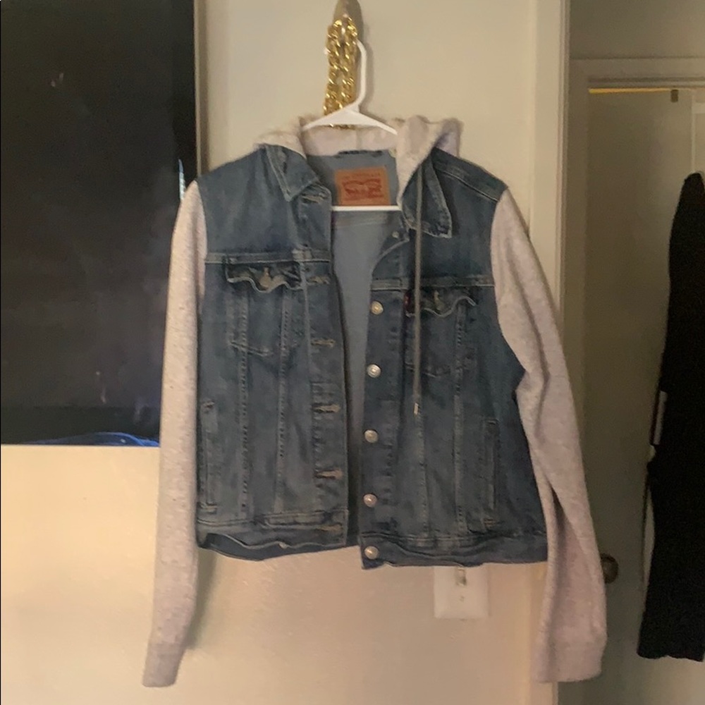 Levi Hoodie/Jacket